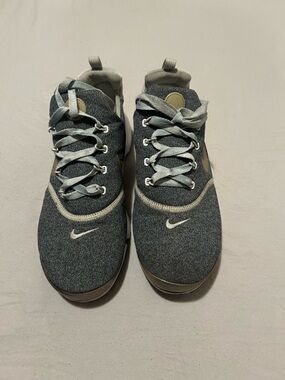 Nike Women's Heathered Gray and Light Beige Athletic Sneakers
